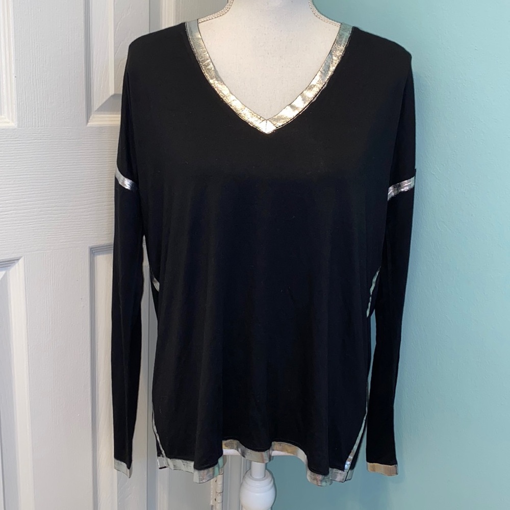 HOTEL PARTICULIER LONG SLEEVE V NECK TOP